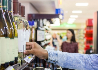 Supermercados se mobilizam para vender mais vinhos no Brasil