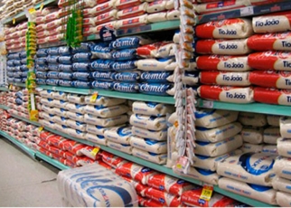 Mercados não são vilões na alta do arroz, diz setor; Procon quer intervenção federal